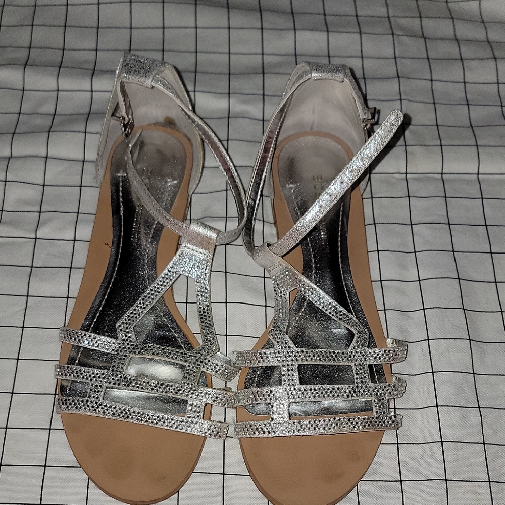 Elegant Silver Sandals with Strappy Design